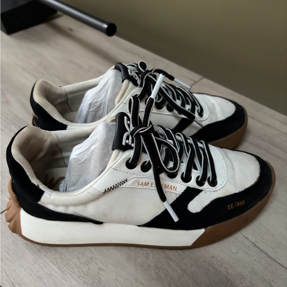 Sam Edelman Layla Black and White Sneakers with Tan Sole size 7